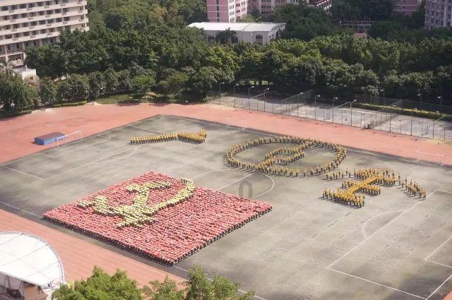 古代诗人写诗是一气呵成的还是反复斟酌修改的？原因是什么？